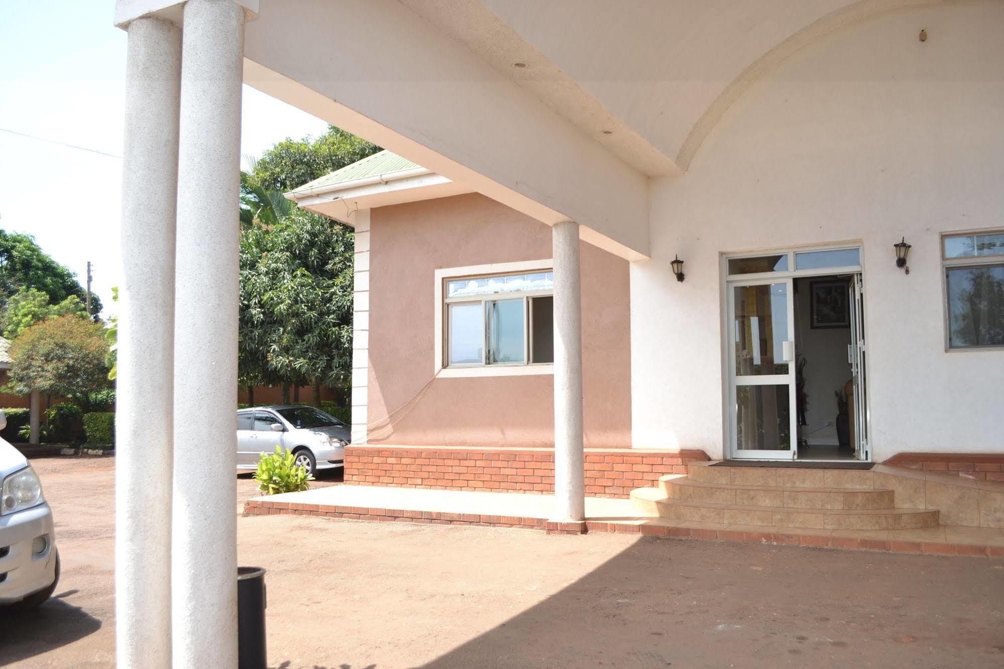 Executive Airport Hotel Entebbe Exterior photo